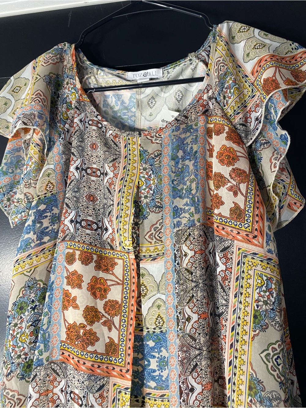 4/$16 Roz & Ali Top - Picture 2 of 5
